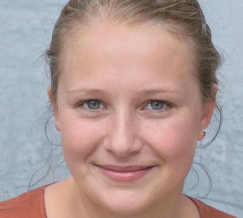 Emilia Ravenswood, Financial Education Director